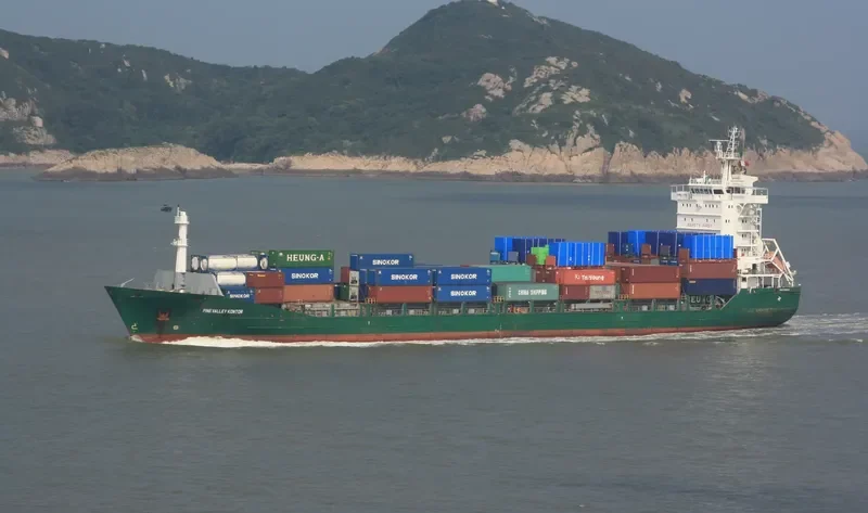 CONTSHIP WIN Container Ship IMO 9395604 photo 4