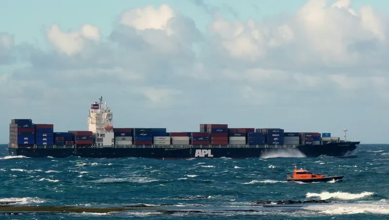 BERMUDA Container Ship IMO 9395927 photo 6