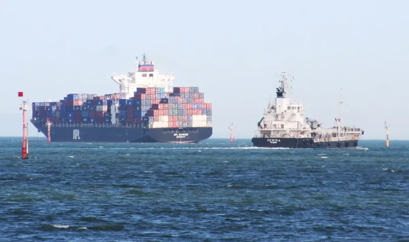 BERMUDA Container Ship IMO 9395927 photo 7