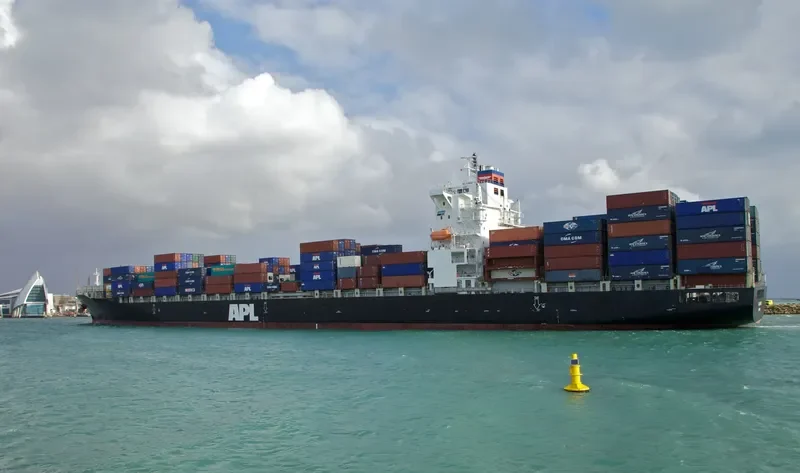 BERMUDA Container Ship IMO 9395927 photo 10