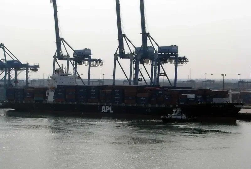 SM QINGDAO Container Ship IMO 9395939 photo 7