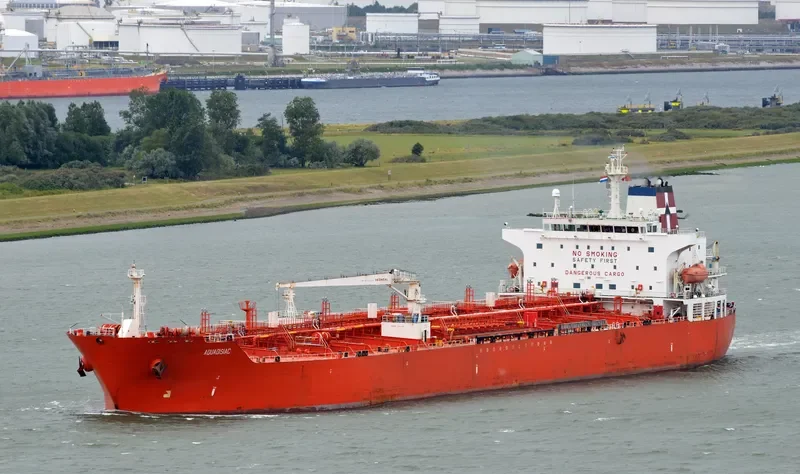 AQUADISIAC Tanker IMO 9396713 photo 9