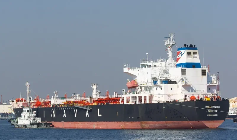 ELANDRA CORALLO Tanker IMO 9396751 photo 3