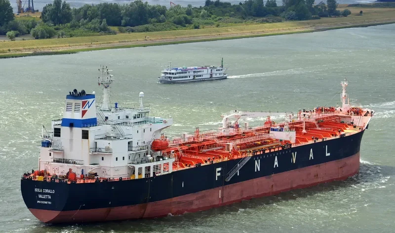 PYXIS MALOU Tanker IMO 9396763 photo 4