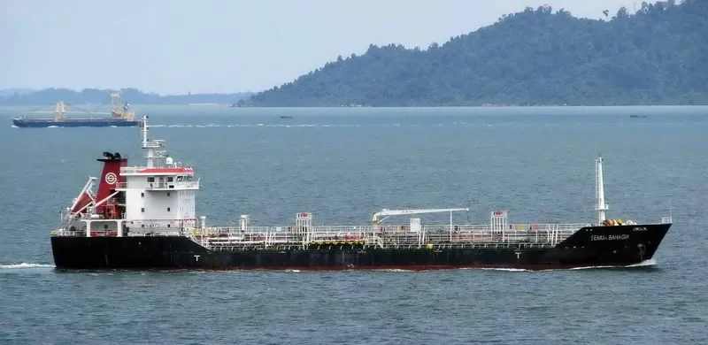 JM SUTERA 5 Tanker IMO 9396880 photo 3