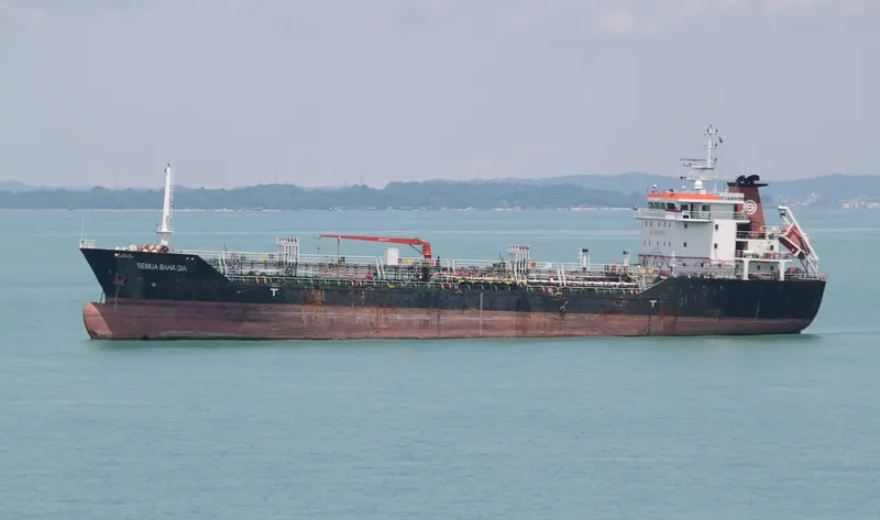 JM SUTERA 5 Tanker IMO 9396880 photo 8