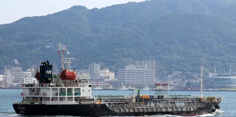 NURI HANA Tanker IMO 9397169 photo 4