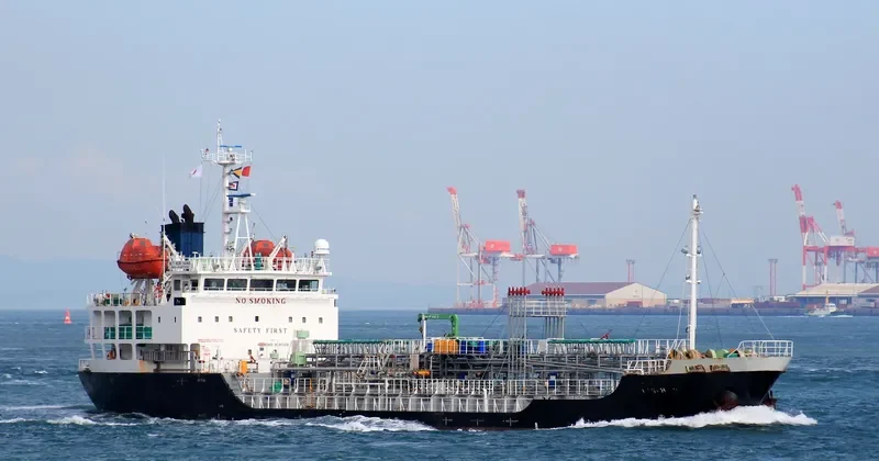 NURI HANA Tanker IMO 9397169 photo 6