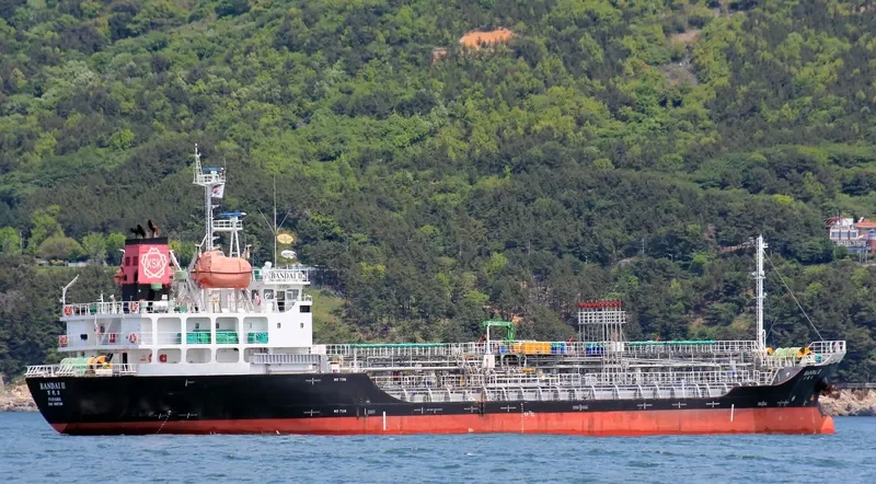 NURI HANA Tanker IMO 9397169 photo 10