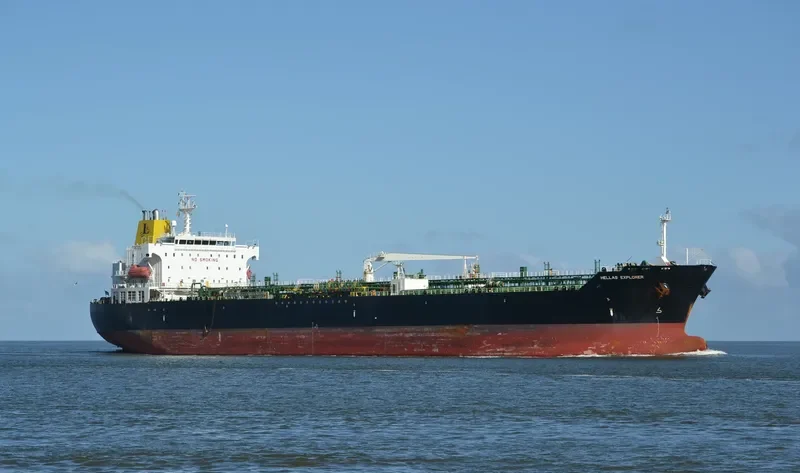 HELLAS EXPLORER Tanker IMO 9397456 photo 3
