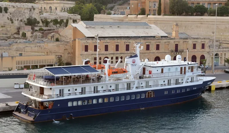 ARTEMIS Passenger Ship IMO 9398010 photo 2
