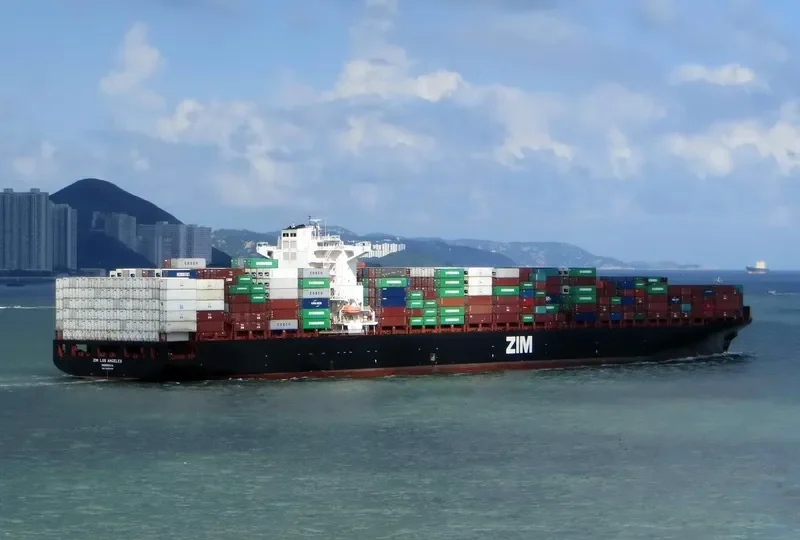 MAERSK AMAZON Container Ship IMO 9398395 photo 6