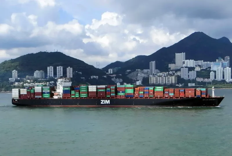 MAERSK AMAZON Container Ship IMO 9398395 photo 7