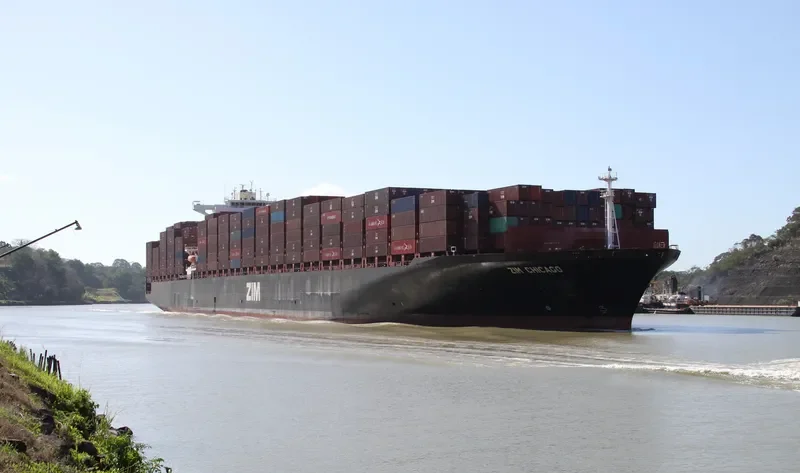 MAERSK ATHABASCA Container Ship IMO 9398424 photo 2