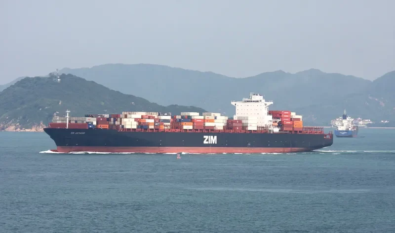 ZIM ANTWERP Container Ship IMO 9398448 photo 6