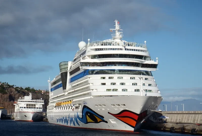 AIDABLU Passenger Ship IMO 9398888 photo 2