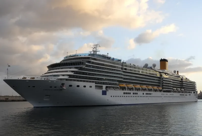 COSTA LUMINOSA Passenger Ship IMO 9398905 photo 3