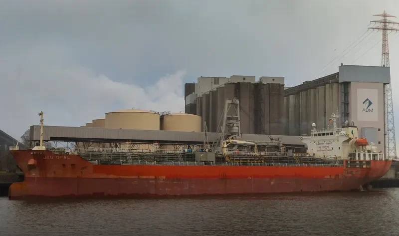 JBU OPAL Tanker IMO 9400409 photo 2