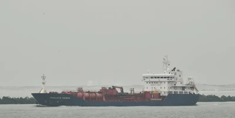 CHARLOTTE THERESA Tanker IMO 9400708 photo 6