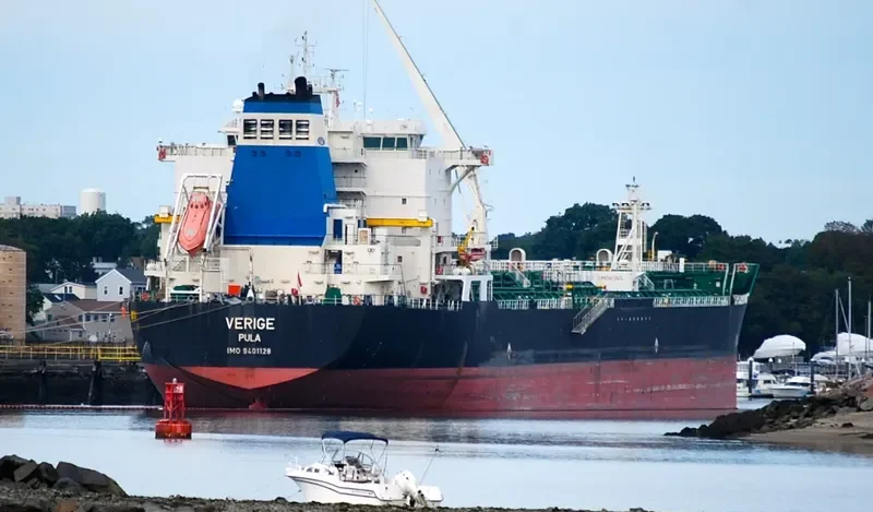 VERIGE Tanker IMO 9401128 photo 7