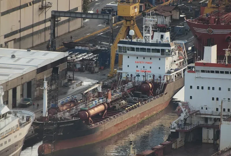 ANHOUT SWAN Tanker IMO 9401300 photo 2
