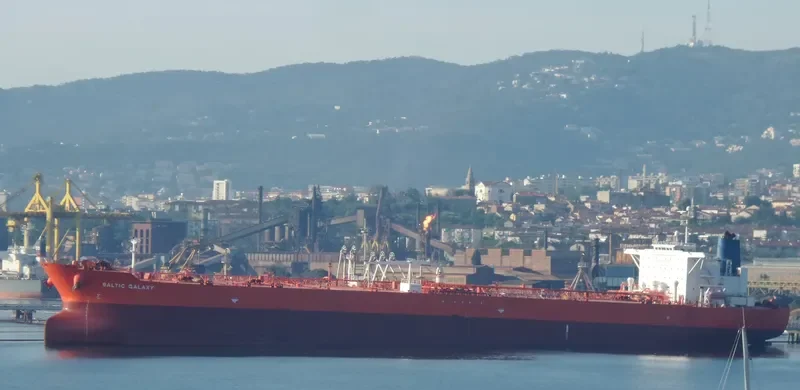 HONG KONG DAWN Tanker IMO 9402237 photo 7