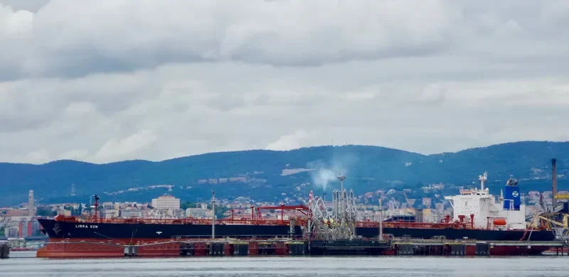 LIBRA SUN Tanker IMO 9402316 photo 7