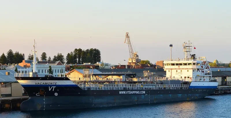 VACAMONTE Tanker IMO 9402691 photo 6