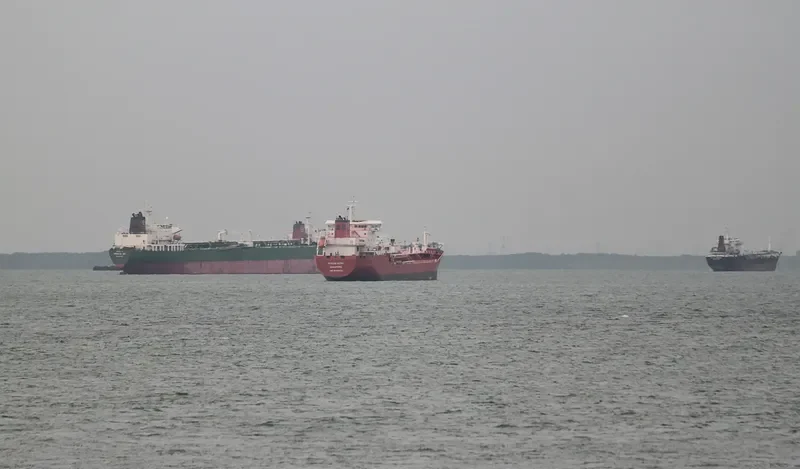 OCEAN HERO Tanker IMO 9402823 photo 2