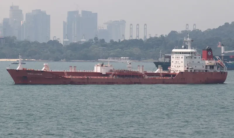 INTREPID Tanker IMO 9402859 photo 3