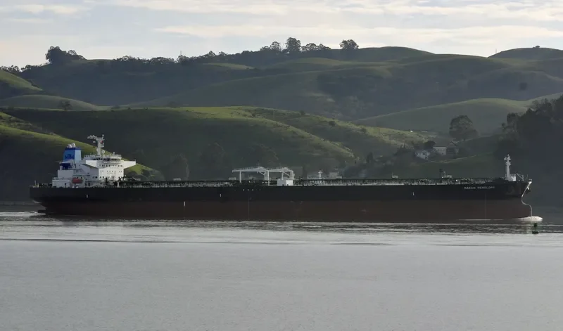 MARAN PENELOPE Tanker IMO 9402914 photo 6