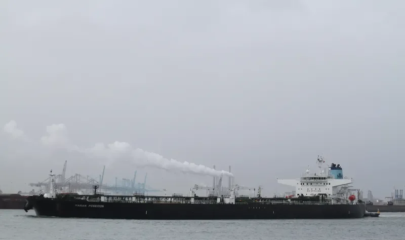 MARAN POSEIDON Tanker IMO 9402926 photo 10