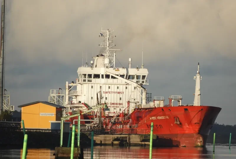 THEODOR ESSBERGER Tanker IMO 9403906 photo 8