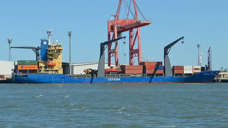 SOFRANA TOURVILLE Container Ship IMO 9404613 photo 5
