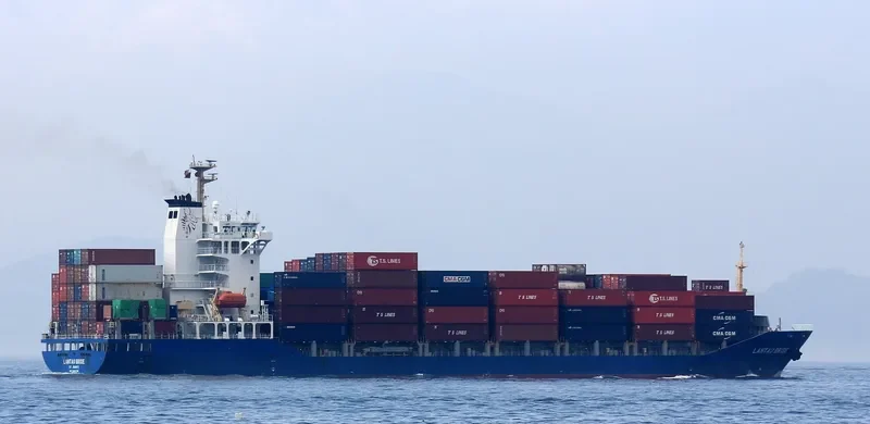 LANTAU BRIDE Container Ship IMO 9404728 photo 4
