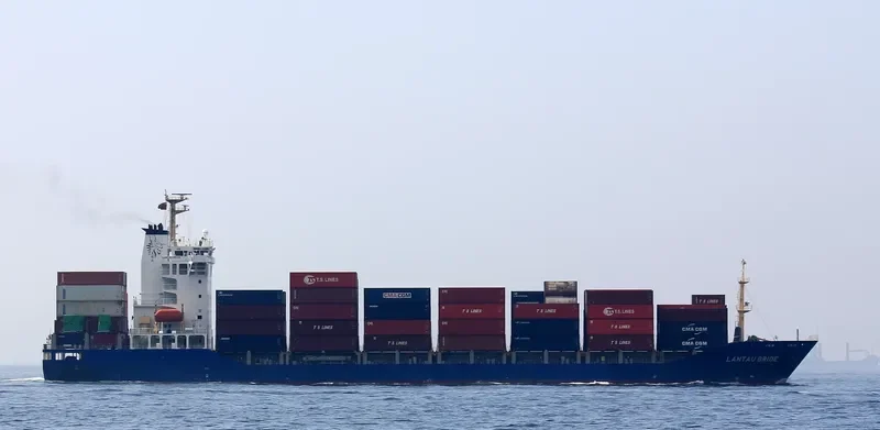 LANTAU BRIDE Container Ship IMO 9404728 photo 5