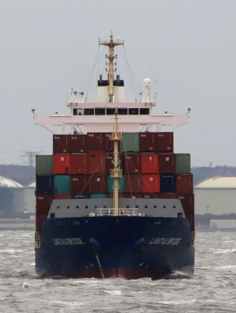 LANTAU BRIDE Container Ship IMO 9404728 photo 9