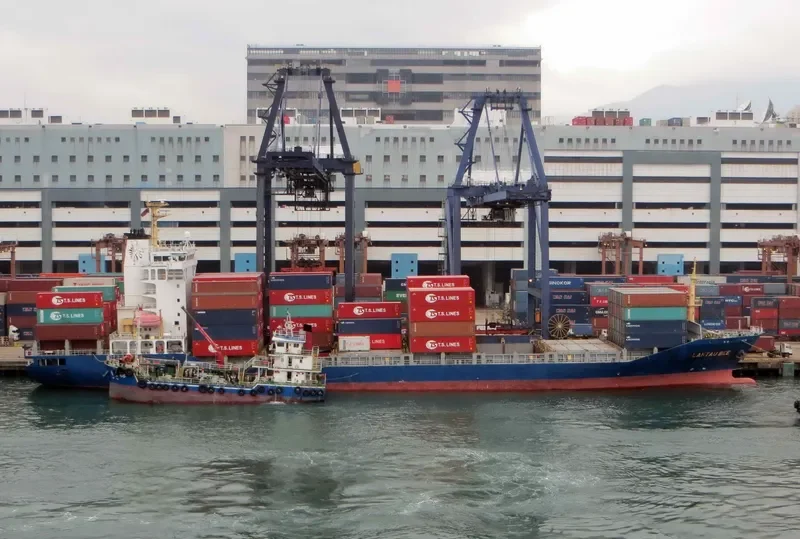 LANTAU BEE Container Ship IMO 9404730 photo 4