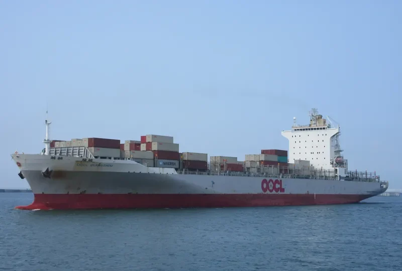 OOCL GUANGZHOU Container Ship IMO 9404869 photo 3