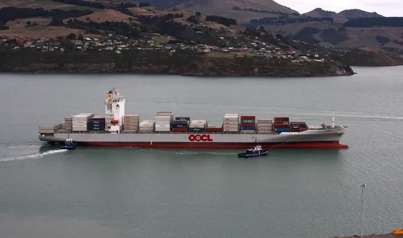 OOCL SAVANNAH Container Ship IMO 9404871 photo 4