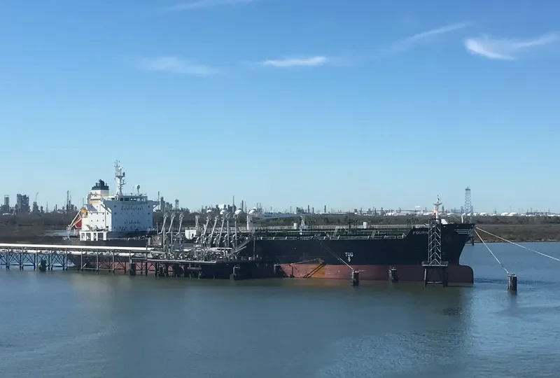 FOURNI Tanker IMO 9405564 photo 2