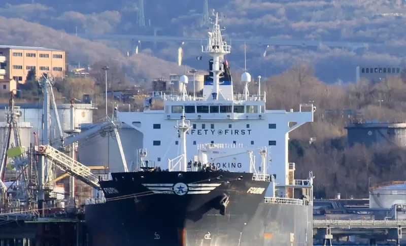 FOURNI Tanker IMO 9405564 photo 3