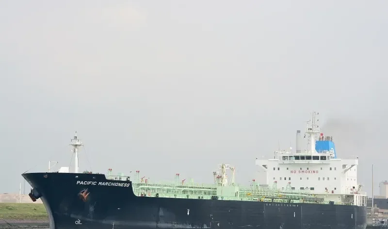 PINE EXPRESS Tanker IMO 9405928 photo 2