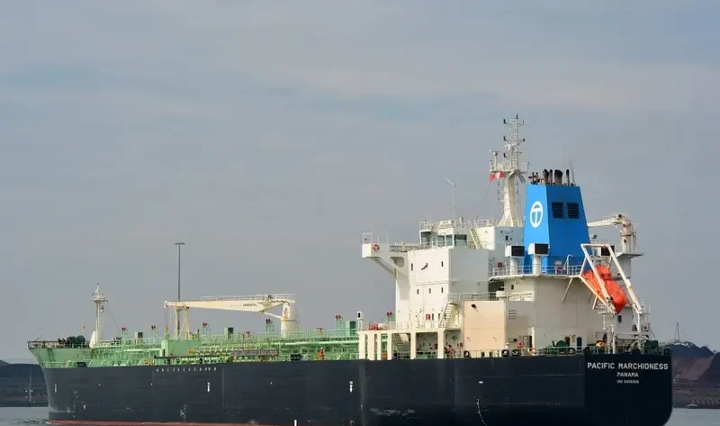 PINE EXPRESS Tanker IMO 9405928 photo 3