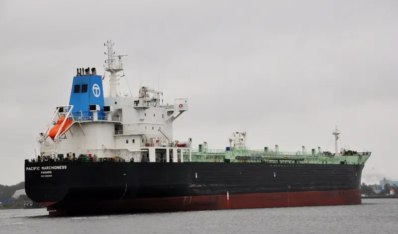 PINE EXPRESS Tanker IMO 9405928 photo 9