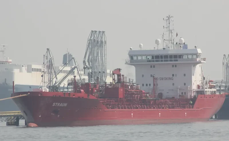 STRAUM Tanker IMO 9406726 photo 10