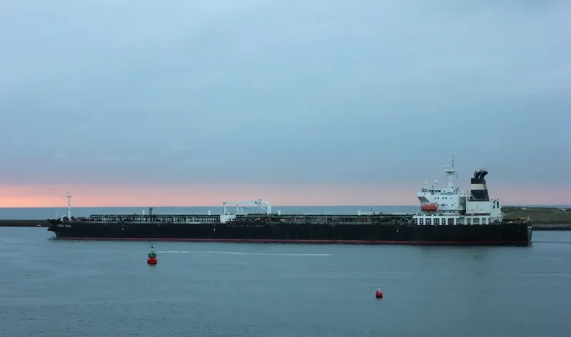 CONSTANTINOS Tanker IMO 9406910 photo 5