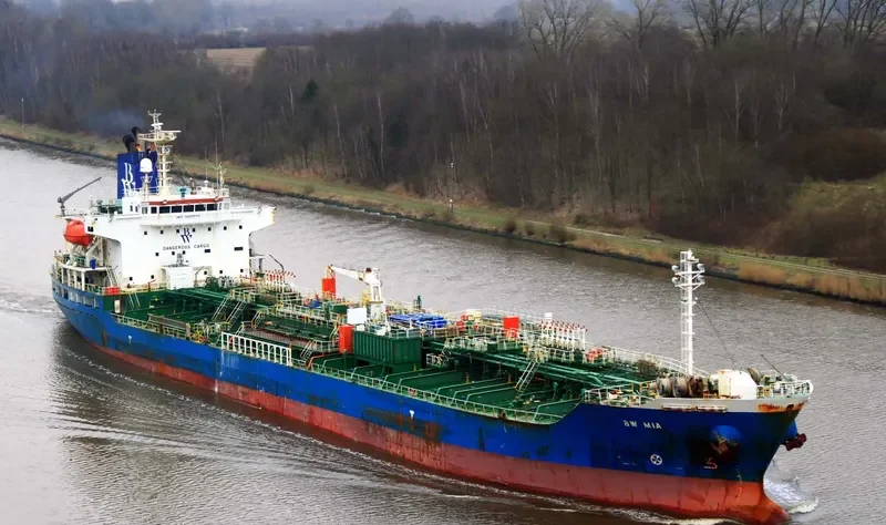 CHEM MIA Tanker IMO 9407093 photo 6