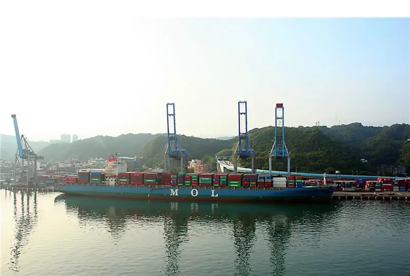 SEASPAN EMINENCE Container Ship IMO 9407146 photo 4