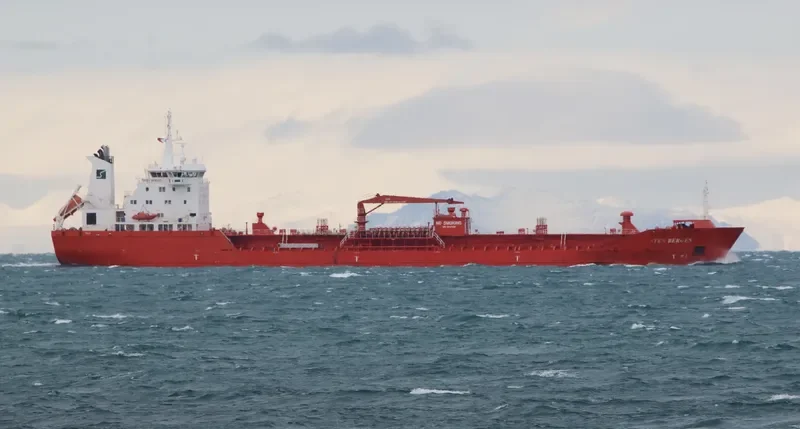 STEN BERGEN Tanker IMO 9407988 photo 9